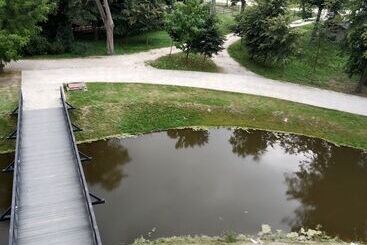 בית מלון כפרי Palac Kurozweki