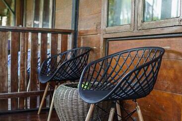 Отель Sumatra Surf Resort