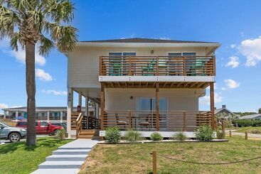 The Beach House Motel & Suites