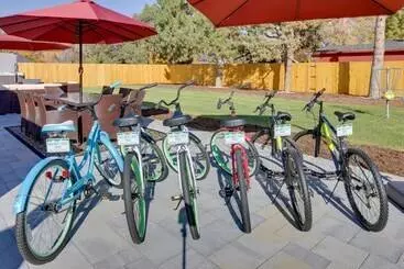 Mökkimajoitus Modern Wheat Ridge Home W/ Private Hot Tub & Sauna