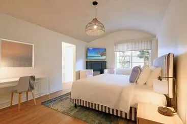 アパートホテル Pantera Rosa