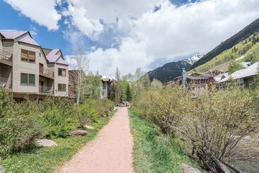 コテージ Viking Lodge 117 By Avantstay Ski Home W/ Communal Pool & Hot Tub