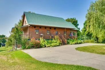 Mökkimajoitus Warm & Cozy Clayton Cabin Near St Lawrence River!
