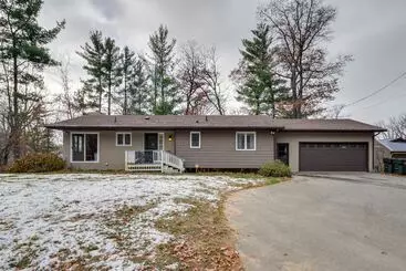 コテージ Brainerd Cabin: Waterfront Fire Pit + Lake Access!