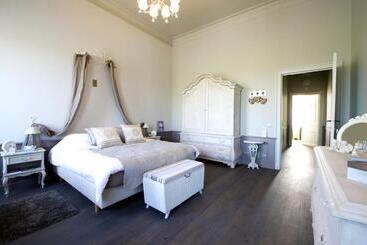 Bed and Breakfast Le Petit Chateau Vaartdijk