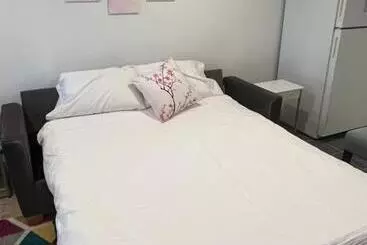 پانسیون Logan Circle Living