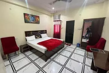 Hotel Tara Villa