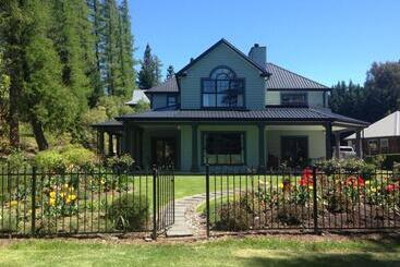 Fontainebleau Luxury B&b