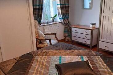 Bed and Breakfast Aux Volets Bleus