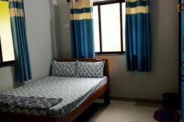 Pensionat Aana Guest House Shiroda