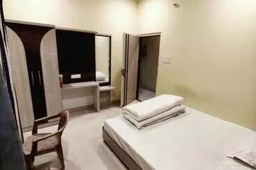 Pension Shri Tailang Swamy Paying Guest House