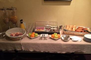 בית מלון כפרי Hôtel Paris Vésinet Logis Hôtel Restaurant