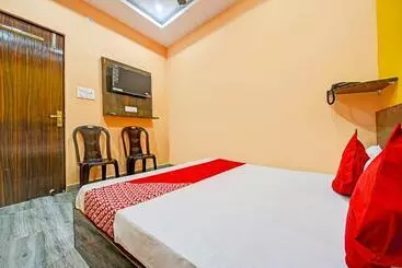 Hotel Oyo Triple Six