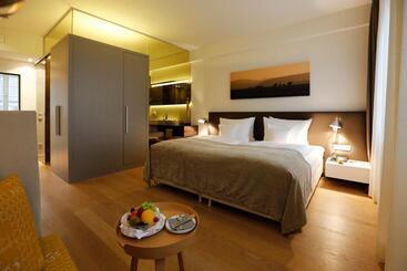 Hotelli Weinhaus Henninger