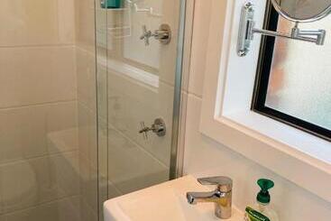 بنسيون Wave N Sea