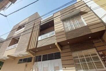 پانسیون Oasis Inn L Guest House