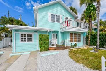 Village House By Beachside Management