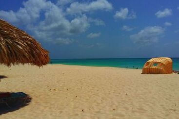 Hotel Dorado Eagle Beach