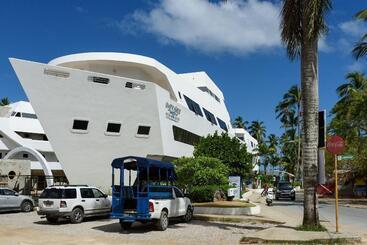 هتل Puerto Plaza Las Terrenas