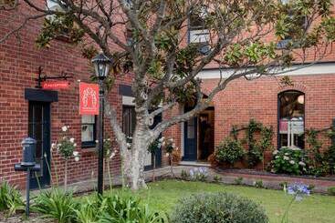 פנסיון Montacute Boutique Bunkhouse