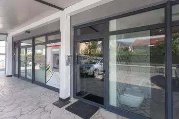 Auberge All Saints B&b Kastela