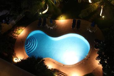 شقق خاصة سياحية Maxwell Beach Villas