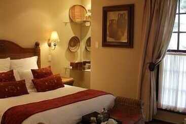 פנסיון Five Burnham Guest House