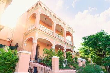 هتل Voya Boutique