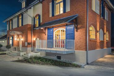 Bed and Breakfast Bahnlounge 1907