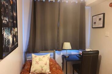 민박 Stansted Lodge