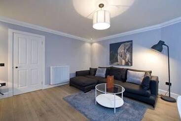 آپارتمان Destiny Scotland   Q Residence