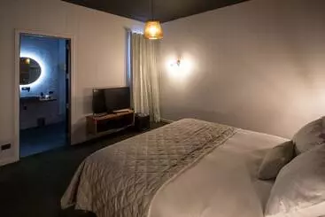 هتل The Cinema Suites
