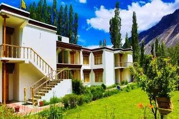 Hotel Tih Hundar Resort   Nubra