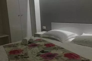 پانسیون Villa Flowers