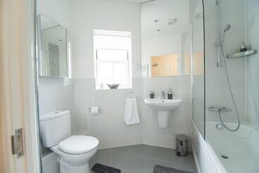 Жильё для туристов Station Suites