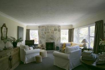 Plum Tree House And Quince Cottage