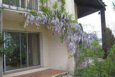 مبيت وإفطار Mas De Gorjan