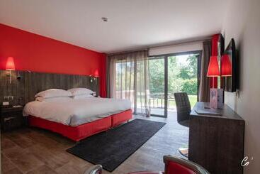 Отель Hôtel Du Bois Blanc Domaine D Epeyssoles Georges Blanc