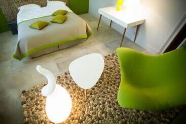 تختخواب و صبحانه Domaine De Biar