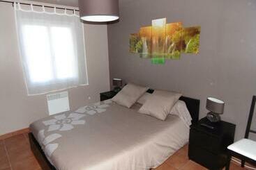 Aamiaismajoitus (B&B) Les Terrasses De Valensole