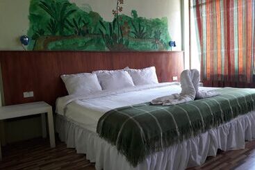 Biohostal Mindo Cloud Forest