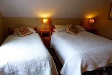 Hotel Camillaun Lodge With Lough Corrib Boat Hire