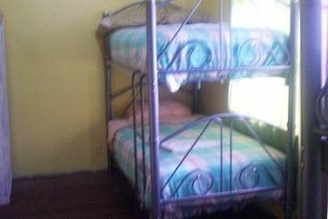 Hotel Hostal White House