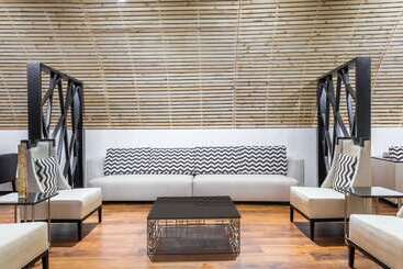 בית מלון כפרי Wyndham Quito Airport