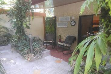 ベッドアンドブレックファースト Coyaba Tropical Elegant Adult Guesthouse