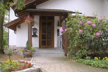 בית מלון כפרי Am Wald