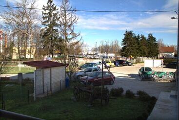 בית מלון כפרי Guest House Ivac Inn Zagreb Airport