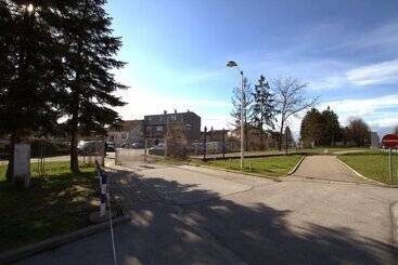 Hotel Guest House Ivac Inn Zagreb Airport