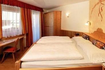 בית מלון כפרי Residence Priska