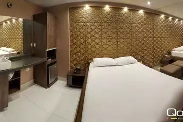 Hotel Qollana Business